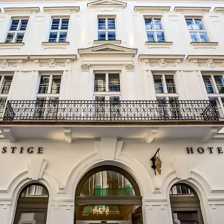 Prestige Hotel Budapest-3